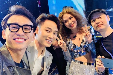 Ngày đầu tiên trong năm mới 2020, "sao" Việt làm gì?