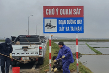 Lắp biển cảnh báo sau vụ tai nạn làm một người chết, 9 người bị thương