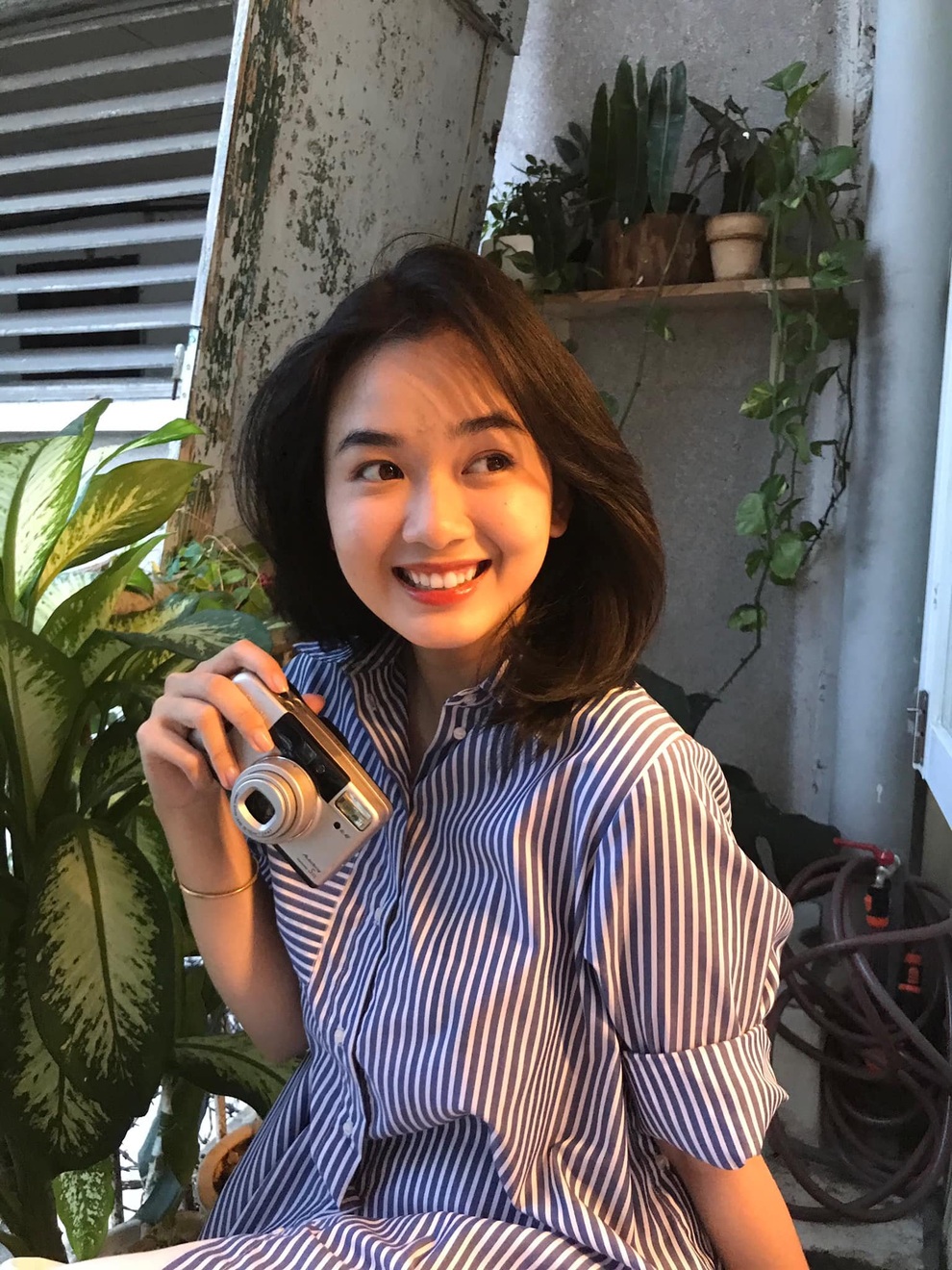 Nữ sinh RMIT sở hữu vẻ đẹp thanh thoát và nụ cười tỏa nắng - 9 Nữ sinh RMIT sở hữu vẻ đẹp thanh thoát và nụ cười tỏa nắng - 9
