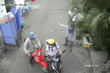 Đôi nam nữ dàn cảnh va quẹt, "thó" iPhone của nữ sinh lớp 11