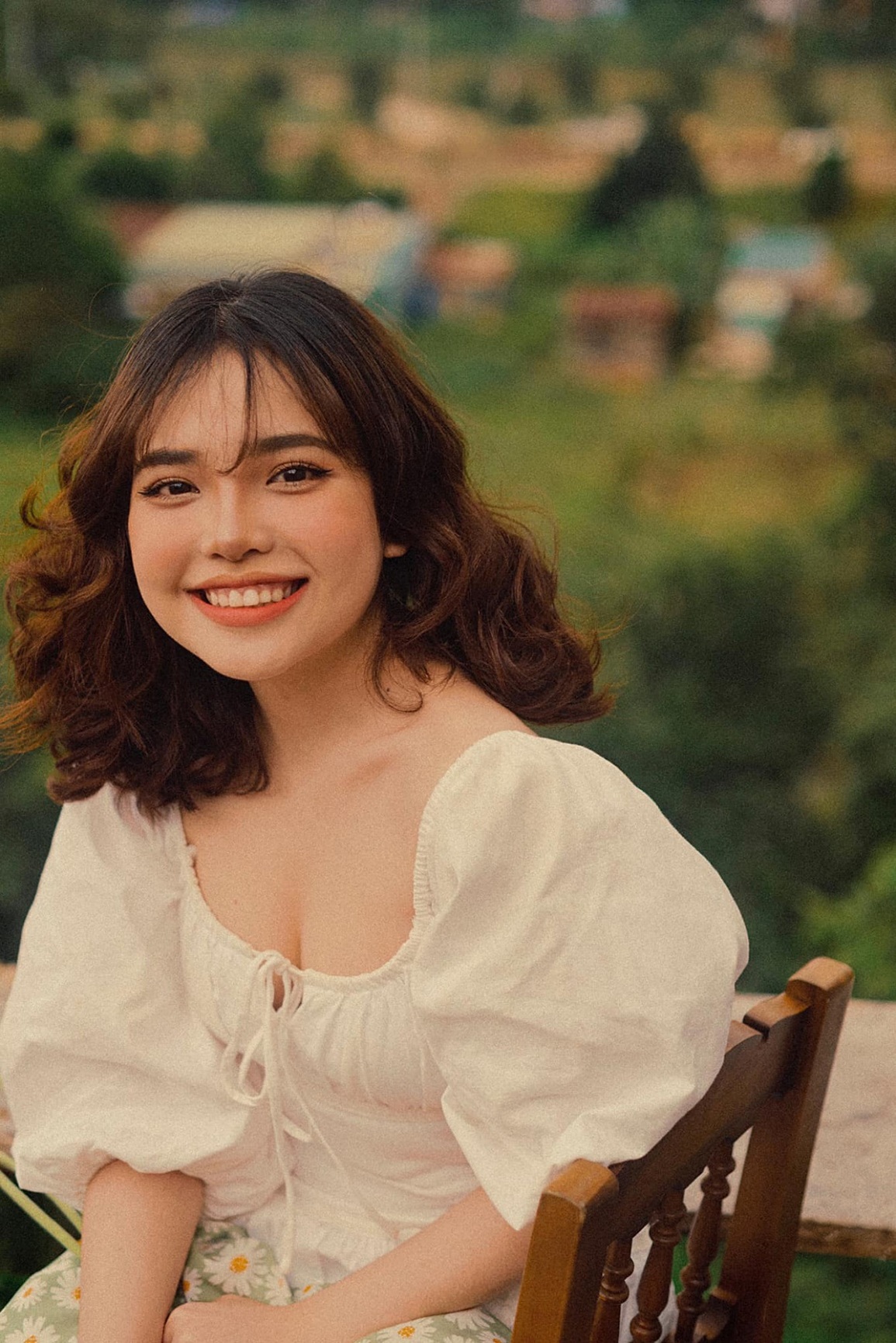 Nữ sinh phố núi hút view nhờ thân hình và nhan sắc chuẩn búp bê - 3 Nữ sinh phố núi hút view nhờ thân hình và nhan sắc chuẩn búp bê - 3