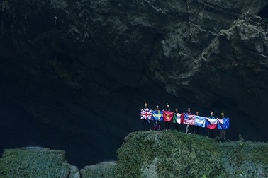 Hành trình đoàn Đại sứ các nước chinh phục Sơn Đoòng qua ảnh