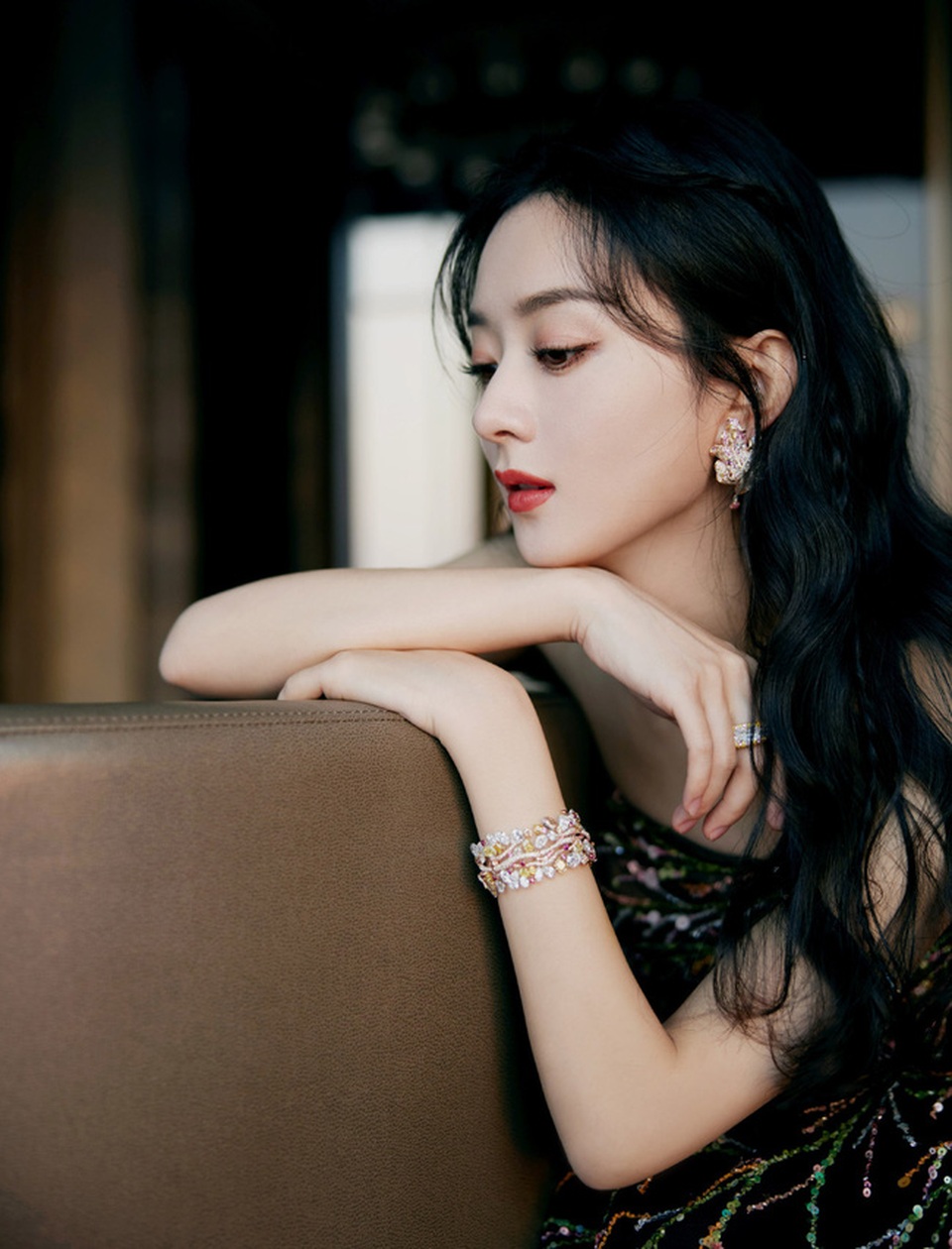 Triệu Lệ Dĩnh đẹp nao lòng với sắc xanh quyến rũ - 4 Triệu Lệ Dĩnh đẹp nao lòng với sắc xanh quyến rũ - 4