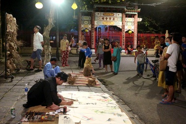 Du khách đổ về Hội An vui chơi trong ngày đầu mở cửa trở lại