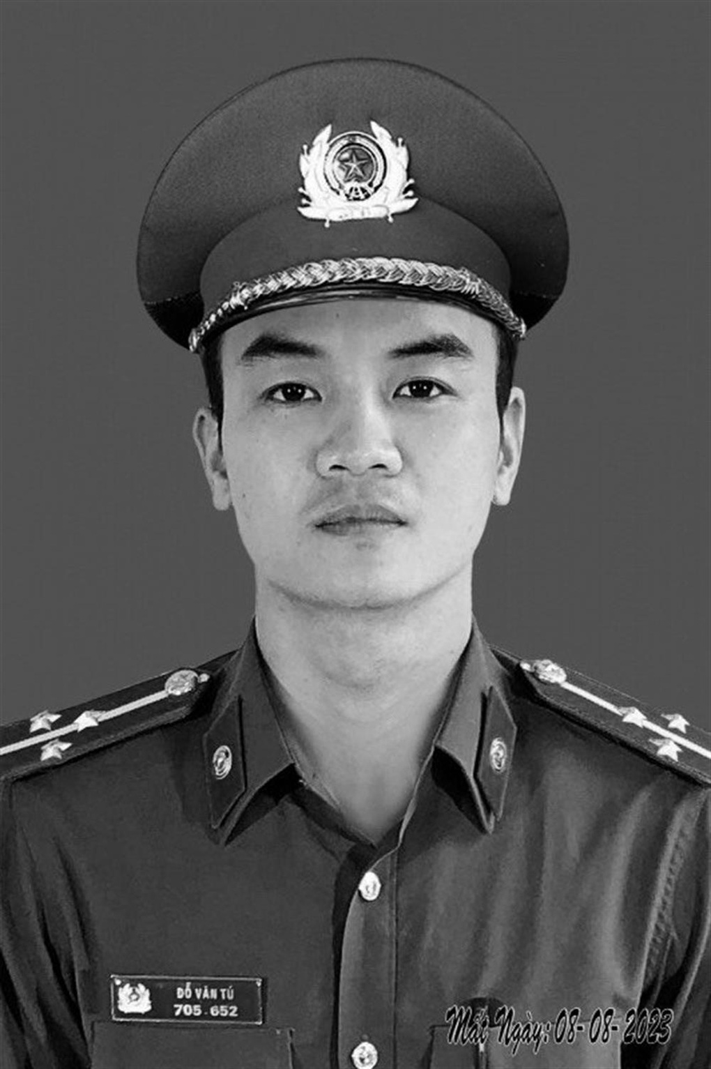 Truy thăng cấp bậc hàm đối với Trung úy công an hy sinh ở Thái Bình - 1 Truy thăng cấp bậc hàm đối với Trung úy công an hy sinh ở Thái Bình - 1