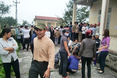 Hỗn loạn sau vụ một nghi phạm treo cổ tại nhà tạm giữ