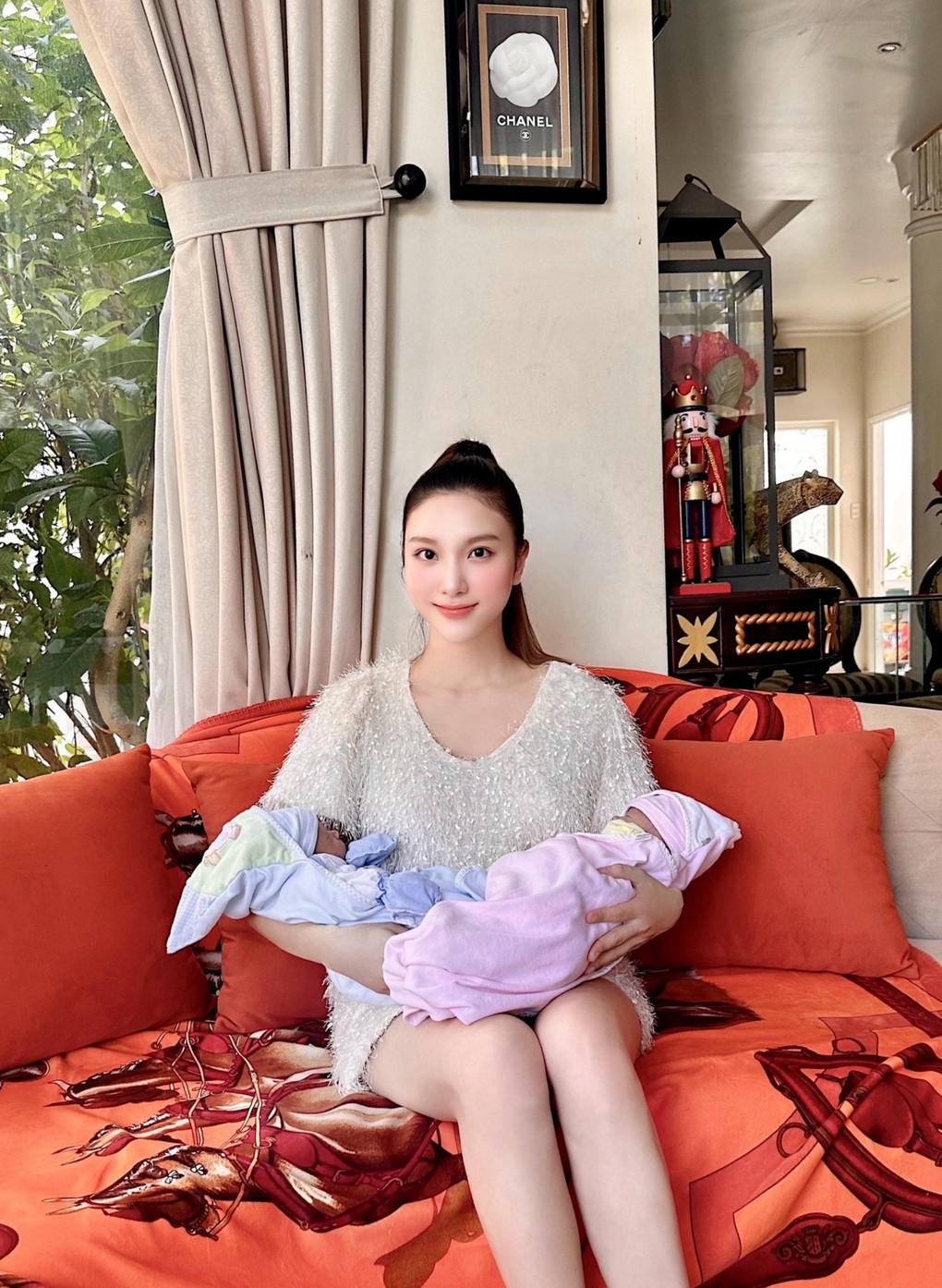 Cuộc sống xa hoa, viên mãn của Huyền Baby, Emily và Hạnh Sino sau 13 năm - 9 Cuộc sống xa hoa, viên mãn của Huyền Baby, Emily và Hạnh Sino sau 13 năm - 9