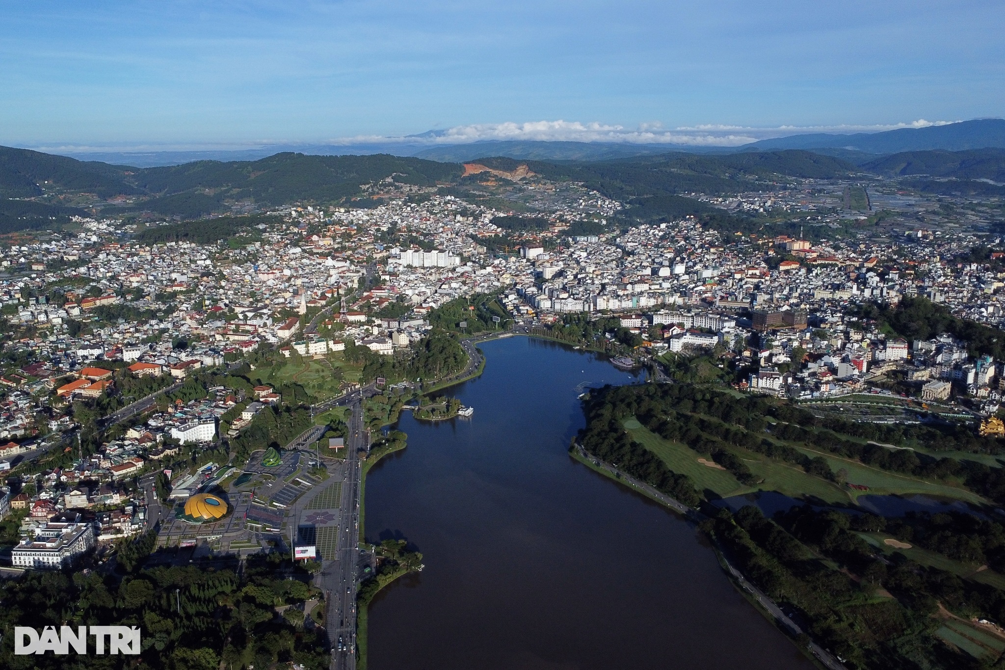 មនុស្សម្នាក់មកពីទីក្រុងហាណូយបានឈ្នះការដេញថ្លៃជួលដីសម្រាប់ភោជនីយដ្ឋាន Thuy Ta នៅ Da Lat - 1 Một người từ Hà Nội trúng đấu giá thuê khu đất nhà hàng Thủy Tạ ở Đà Lạt - 1