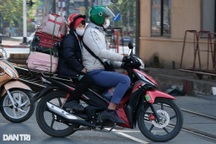 Sinh viên, người lao động nườm nượp đổ về Thủ đô sau kỳ nghỉ Tết