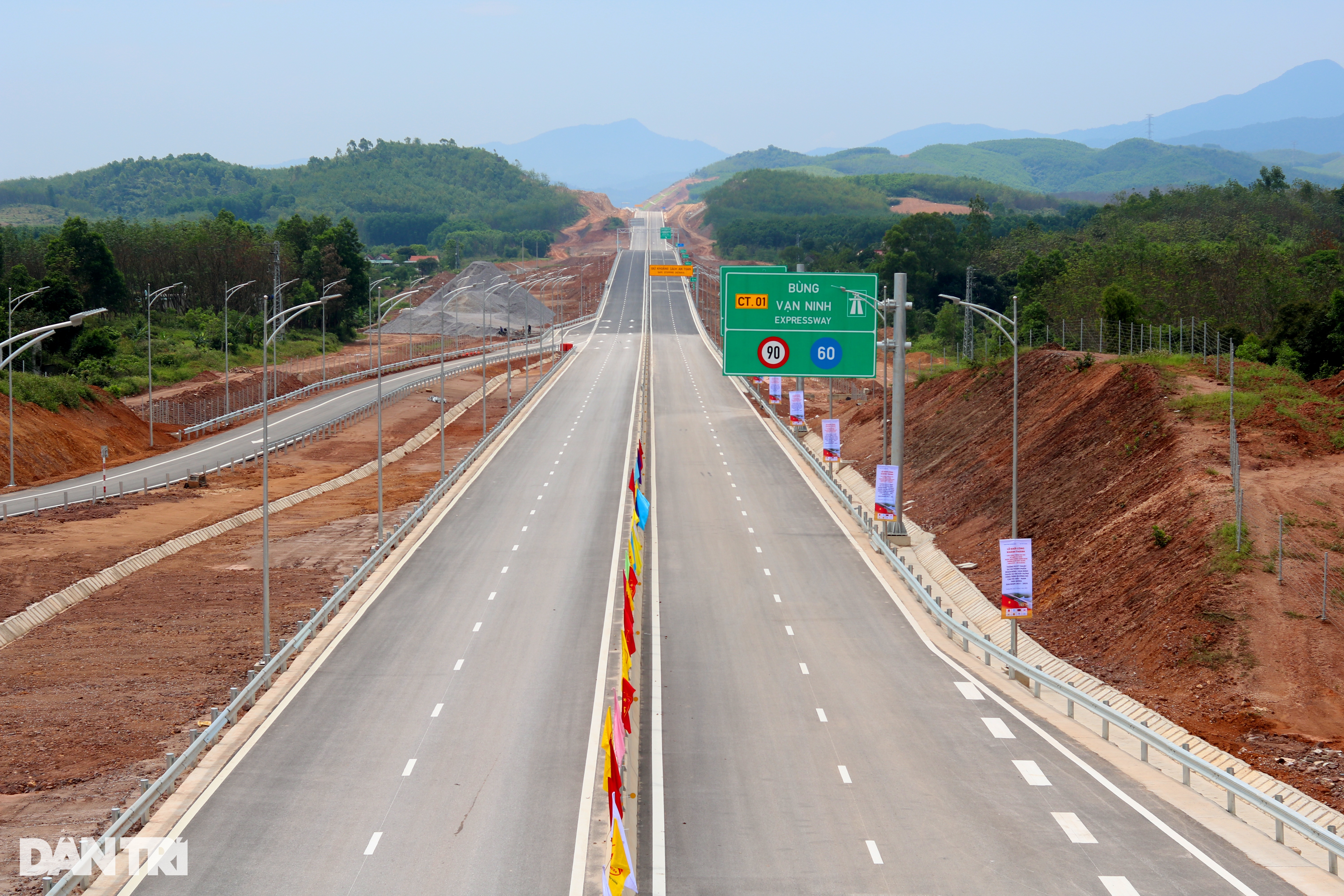 Từ vùng đất lửa đến tỉnh dự kiến có 2 sân bay, 2 cảng biển và 3 cửa khẩu - 1 Từ vùng đất lửa đến tỉnh dự kiến có 2 sân bay, 2 cảng biển và 3 cửa khẩu - 1