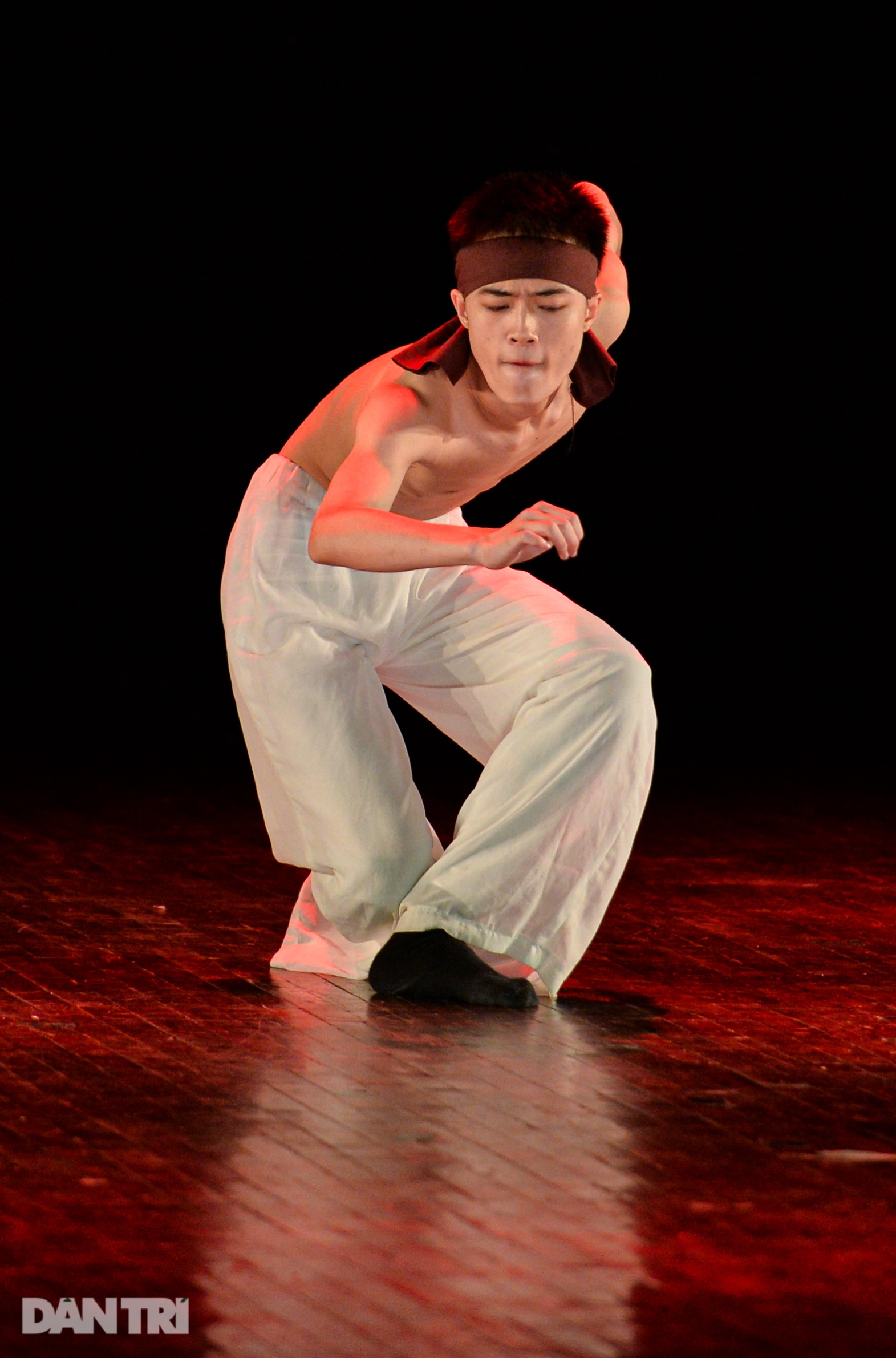“Súy Vân”, “Hề chèo” thu hút người xem đêm diễn Tài năng múa - 14 “Súy Vân”, “Hề chèo” thu hút người xem đêm diễn Tài năng múa - 14