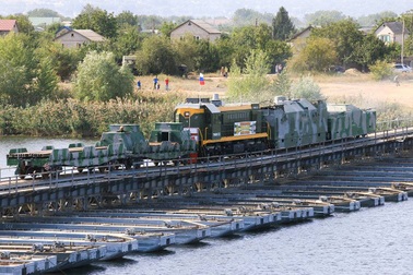 Đoàn tàu bọc thép của Nga bất ngờ xuất hiện ở Ukraine