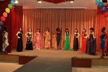 Sinh viên VN đoạt giải 'Hoa hậu Bản sắc dân tộc' tại Nga