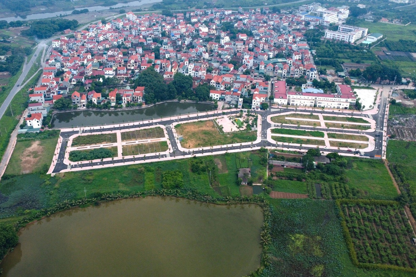 Vì sao nhà đất vẫn tăng giá? - 1 Vì sao nhà đất vẫn tăng giá? - 1