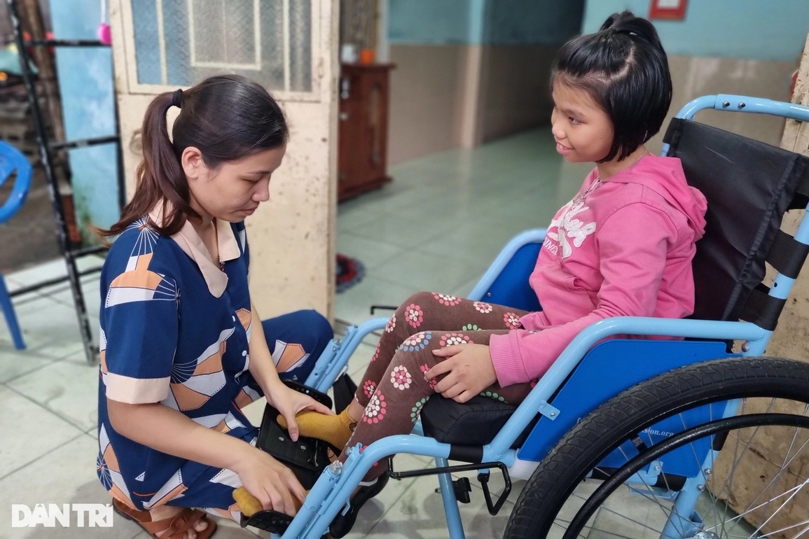 Con thơ tật nguyền, mẹ già mắc bạo bệnh, vợ chồng trẻ quay cuồng bế tắc - 4 Con thơ tật nguyền, mẹ già mắc bạo bệnh, vợ chồng trẻ quay cuồng bế tắc - 4