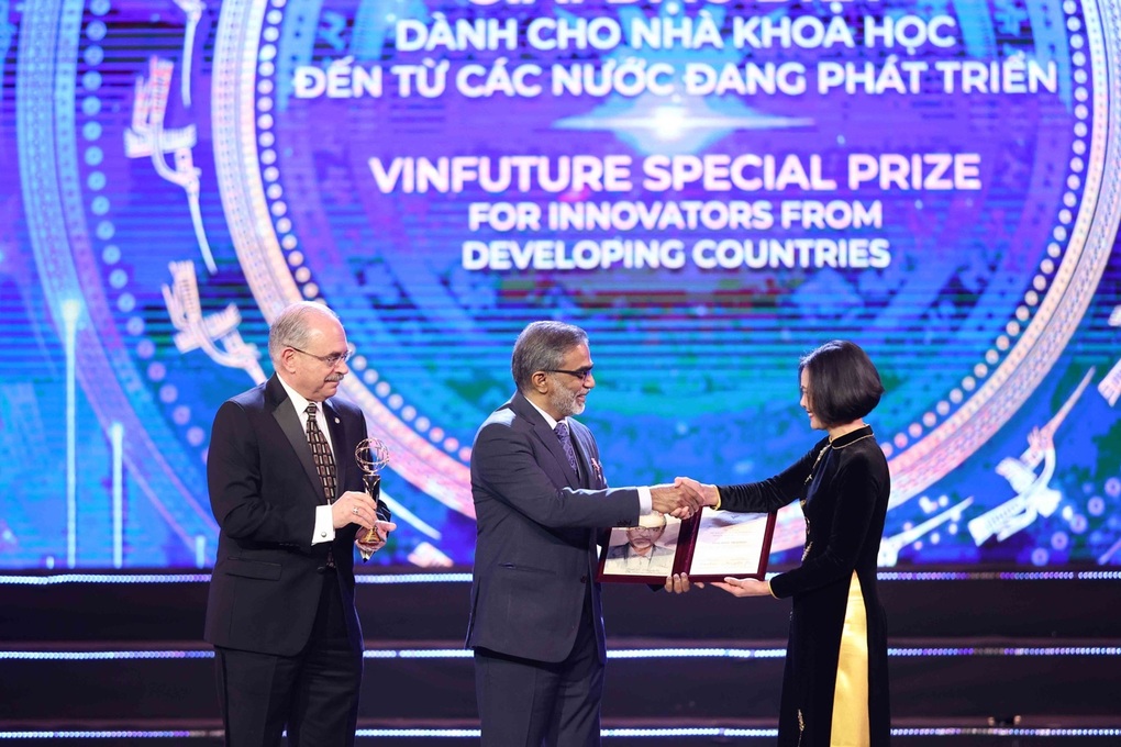 Giáo sư Thalappil Pradeep: VinFuture giúp tôi được biết đến nhiều hơn ở quốc tế - 1 Giáo sư Thalappil Pradeep: VinFuture giúp tôi được biết đến nhiều hơn ở quốc tế - 1