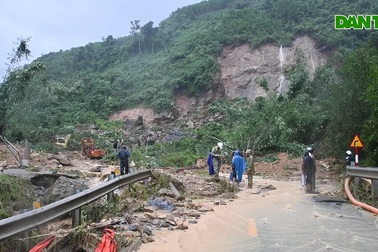 Sạt lở núi vùi lấp nhà máy thủy điện