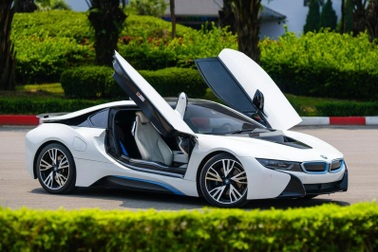 Sau gần 10 năm sử dụng, BMW i8 mất giá tới 5 tỷ đồng