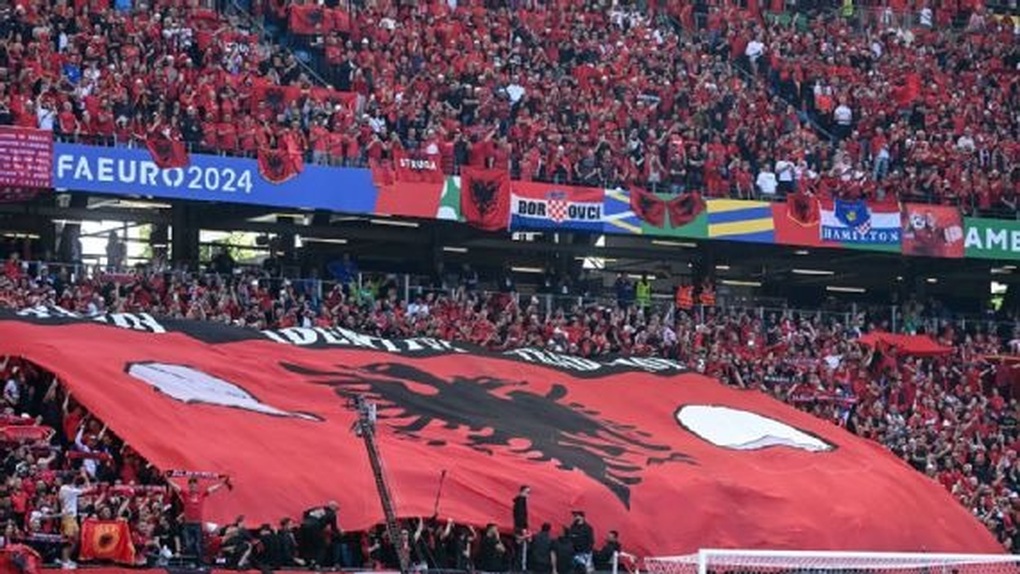 Đội tuyển Serbia bất ngờ dọa bỏ Euro 2024 - 1 Đội tuyển Serbia bất ngờ dọa bỏ Euro 2024 - 1