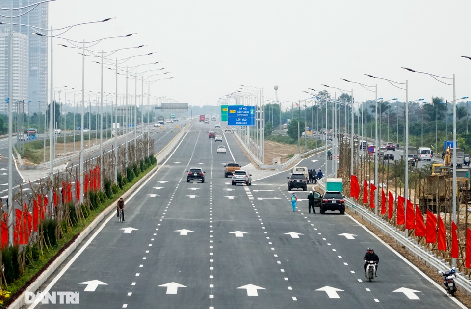 Thông xe nút giao 400 tỷ đồng nối cao tốc Hà Nội - Hải Phòng với Vành đai 3 - 8 Thông xe nút giao 400 tỷ đồng nối cao tốc Hà Nội - Hải Phòng với Vành đai 3 - 8