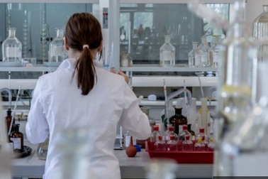 Sẽ mất rất lâu để rút ngắn khoảng cách giới tính trong Vật lý