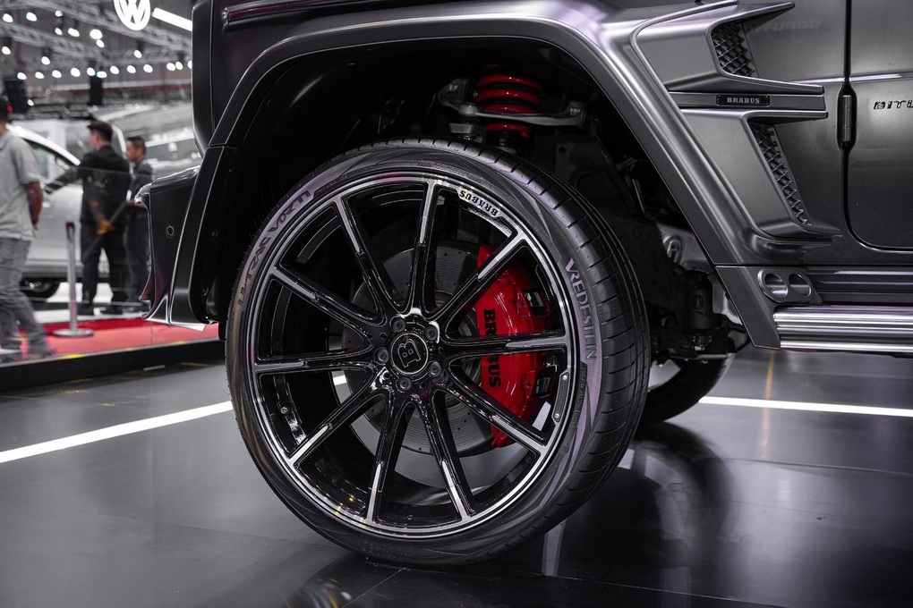 Xe Brabus G800 mà Phan Công Khanh bị tố lừa bán có gì với giá 24,5 tỷ đồng? - 7 Xe Brabus G800 mà Phan Công Khanh bị tố lừa bán có gì với giá 24,5 tỷ đồng? - 7
