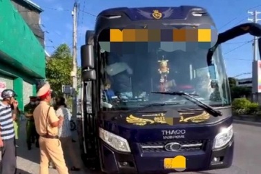 Cô gái tố bị sàm sỡ trên xe khách tuyến Hà Nội - Huế