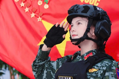 Từ nữ sinh nghèo vượt khó đến vinh dự góp mặt trong đội hình A80