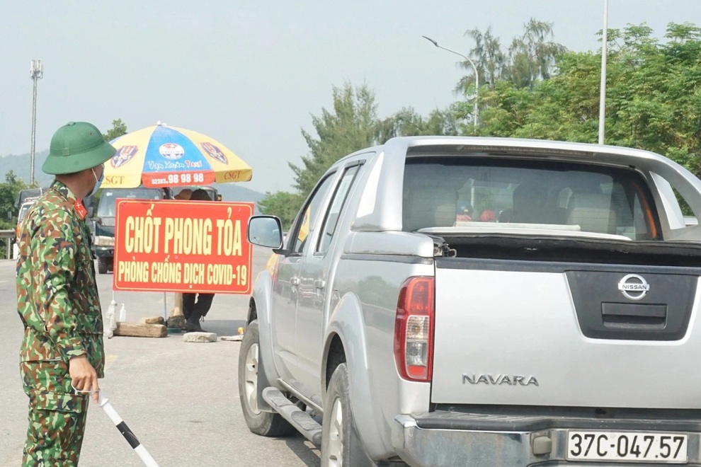 Nghệ An: Thành phố gần nửa triệu dân dỡ chốt liên xã, giữ 14 chốt cửa ngõ - 1 Nghệ An: Thành phố gần nửa triệu dân dỡ chốt liên xã, giữ 14 chốt cửa ngõ - 1