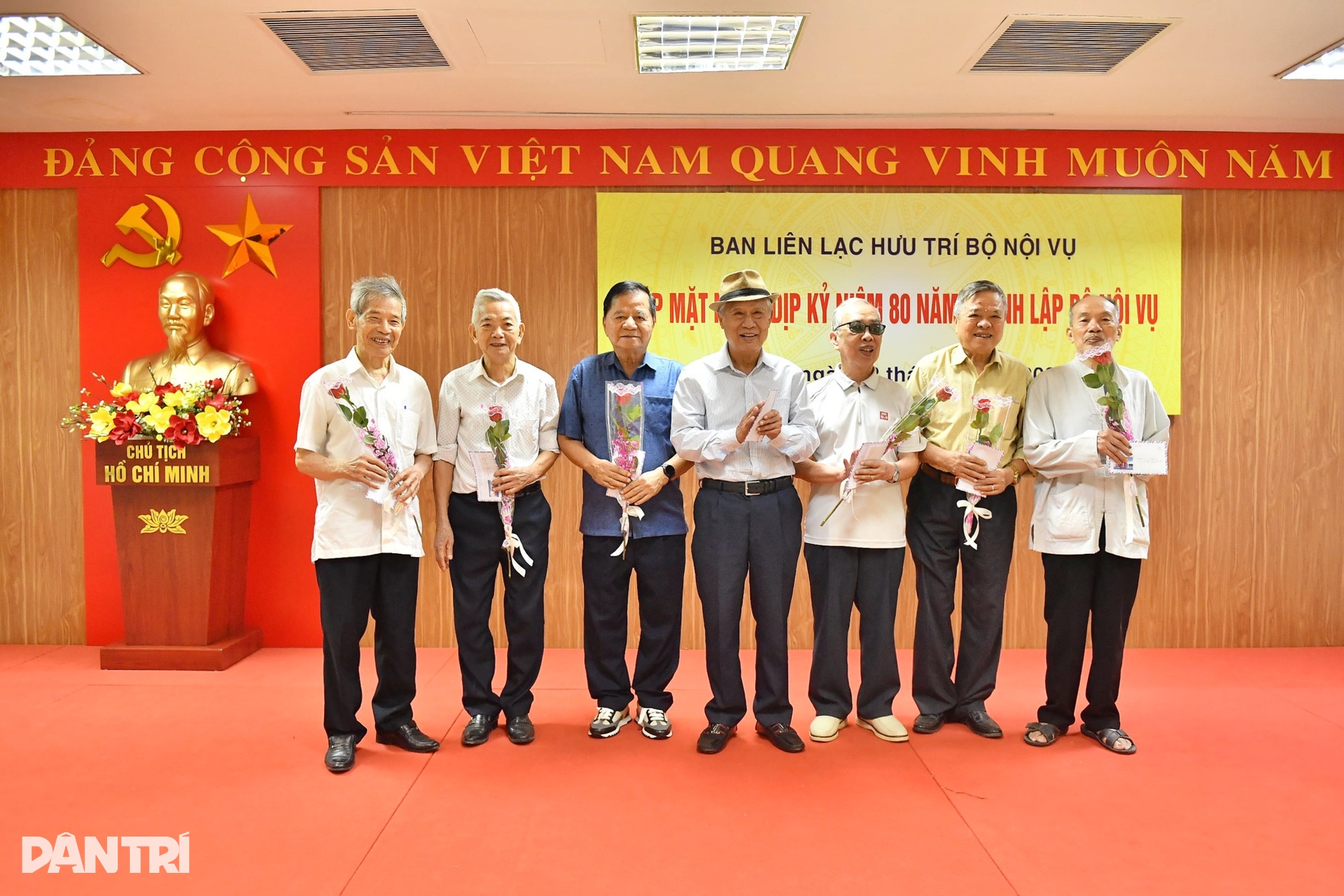 Bộ Nội vụ tiếp nối truyền thống thực hiện nhiệm vụ đại sự quốc gia - 13 Bộ Nội vụ tiếp nối truyền thống thực hiện nhiệm vụ đại sự quốc gia - 13