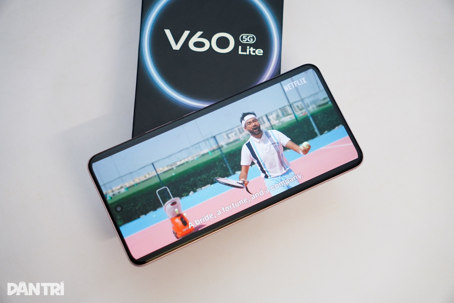 Đánh giá vivo V60 Lite 5G: Hiệu suất tốt, pin khỏe, camera còn hạn chế - 4 Đánh giá vivo V60 Lite 5G: Hiệu suất tốt, pin khỏe, camera còn hạn chế - 4