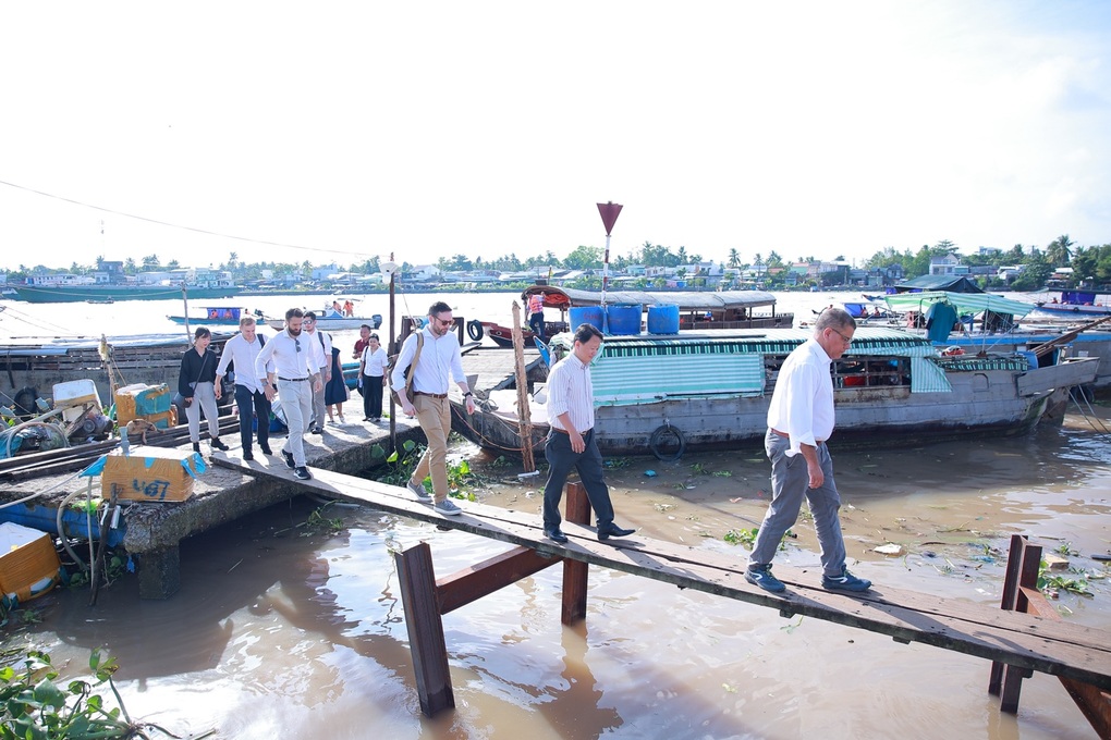 Chủ tịch COP26 thăm Việt Nam, thúc đẩy tiến độ chuyển đổi năng lượng sạch - 3 Chủ tịch COP26 thăm Việt Nam, thúc đẩy tiến độ chuyển đổi năng lượng sạch - 3