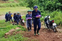 Phát hiện 4 hài cốt liệt sĩ cùng nhiều di vật tại ruộng lúa