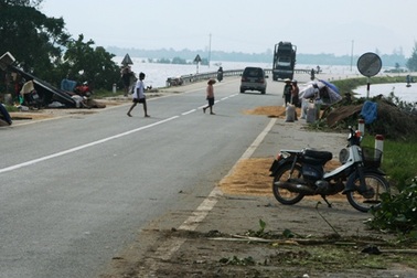 Qua QL1A, thấy nỗi đau người dân Quảng Bình