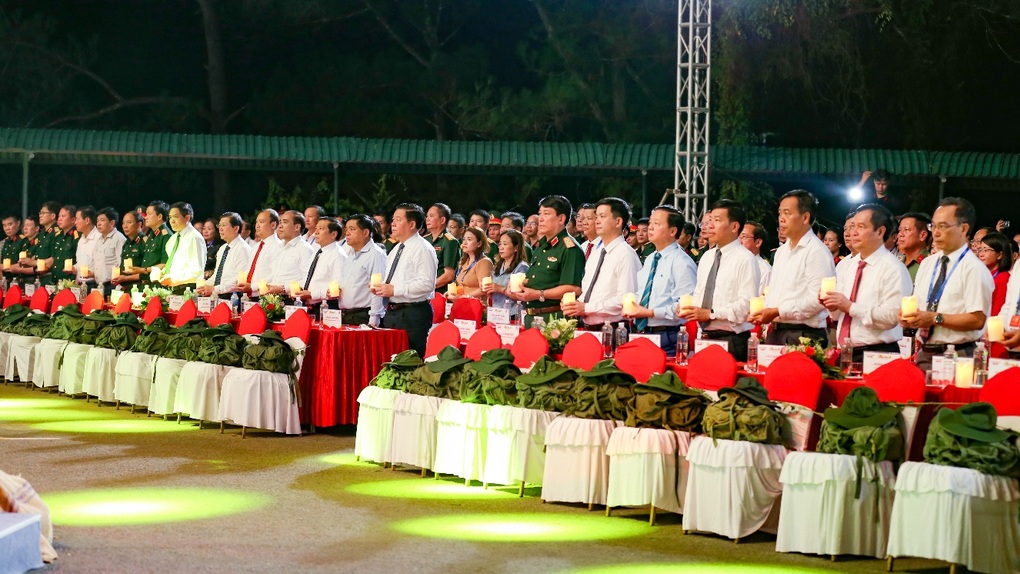 Xúc động các hình ảnh trong Chương trình Màu hoa đỏ - 4