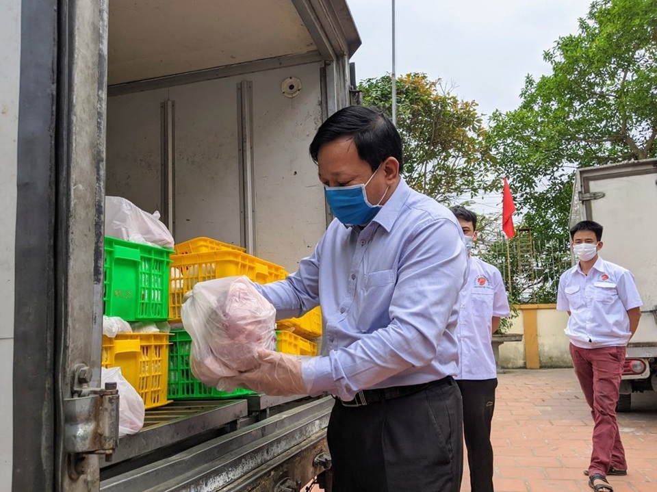 Hải Phòng: Đảm bảo cung cấp nhu yếu phẩm cho người dân trong khu phong tỏa - 4 Hải Phòng: Đảm bảo cung cấp nhu yếu phẩm cho người dân trong khu phong tỏa - 4