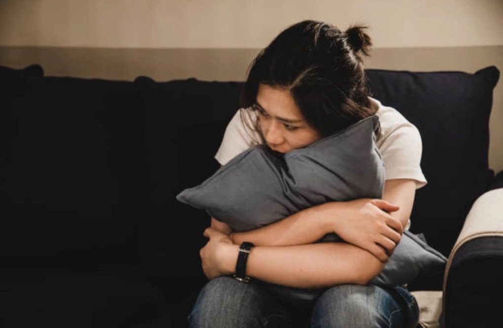 Ồn ào cảnh đánh ghen, phát lên mạng xã hội: Giận quá mất khôn! - 2 Ồn ào cảnh đánh ghen, phát lên mạng xã hội: Giận quá mất khôn! - 2