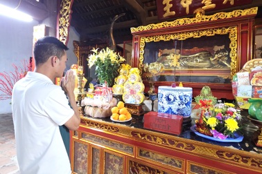 Tượng Phật hoàng Trần Nhân Tông nhập niết bàn, bảo vật ở ngôi chùa 800 năm