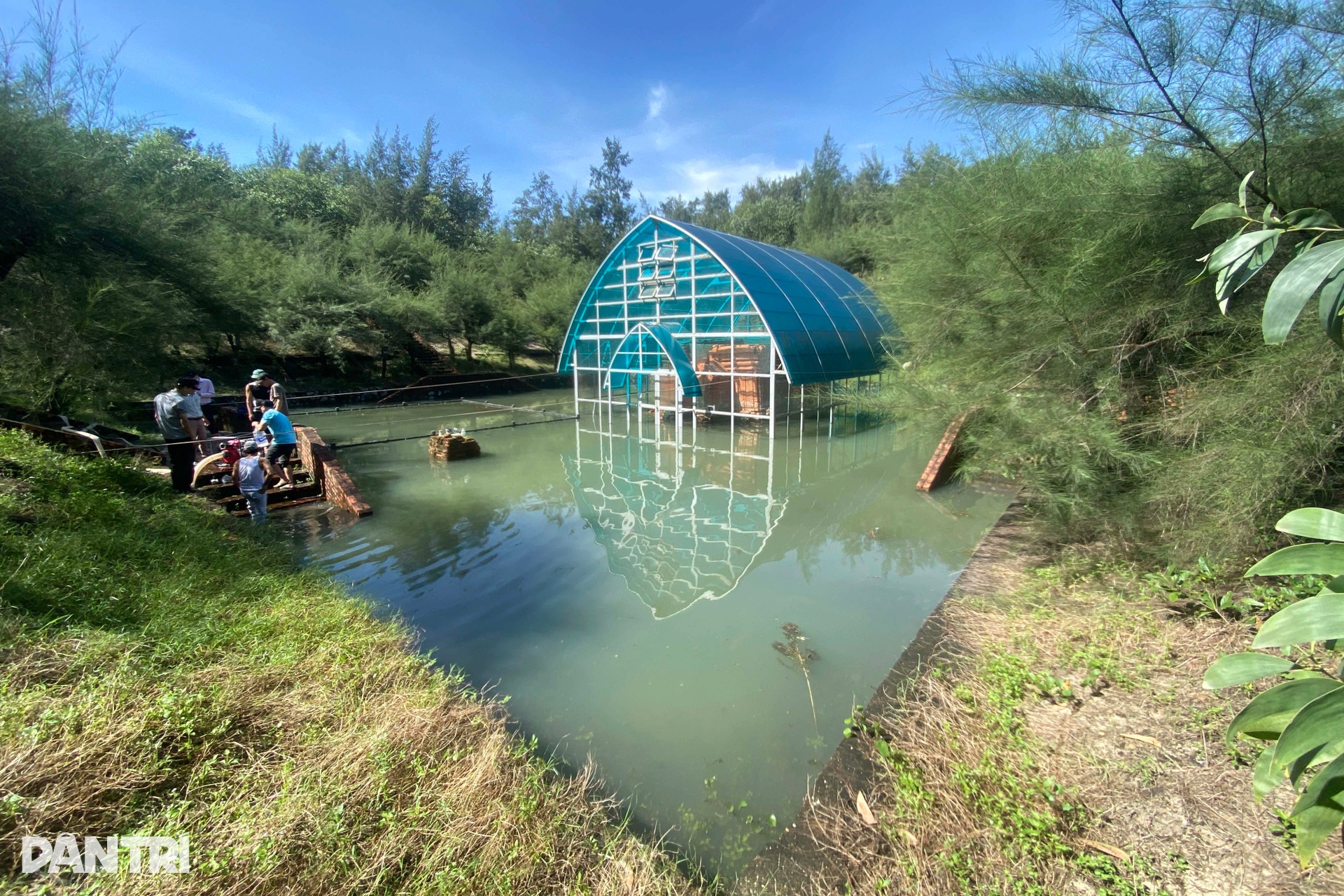 ប៉មចាមអាយុរាប់ពាន់ឆ្នាំក្រោមនីវ៉ូទឹកសមុទ្ររងការជន់លិចជាយូរមកហើយ - ២ Tháp Chăm cổ nghìn năm tuổi nằm dưới mực nước biển bị ngập lụt kéo dài - 2