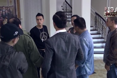 Phân cảnh Huy Bá, Huy Kình tìm đến ông trùm Phan Quân đòi phán xử (nguồn: VTV)