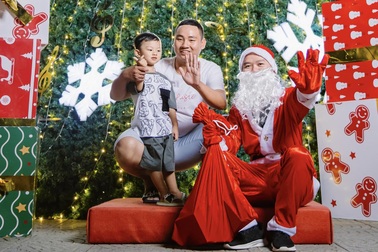 Chàng trai Tây Ninh chụp ảnh Giáng sinh miễn phí cho 1.000 người lạ