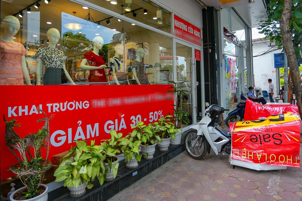 Lại thêm làn sóng trả mặt bằng ở những tuyến phố sầm uất bậc nhất Hà Nội - 10 Lại thêm làn sóng trả mặt bằng ở những tuyến phố sầm uất bậc nhất Hà Nội - 10