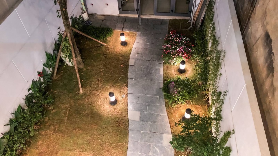 Gia đình ở Hà Nội trồng cả vườn cây xanh đẹp hiếm có trong căn nhà phố - 5