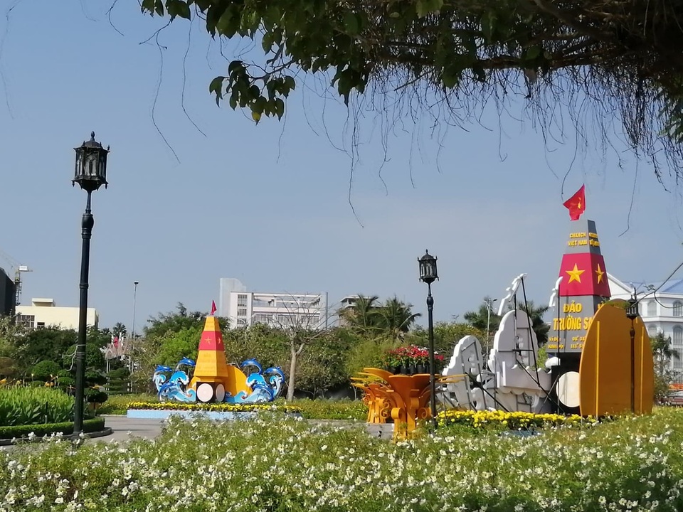 Đẹp mắt tiểu cảnh chào năm mới 2020 trên Quảng trường lớn nhất ĐBSCL - 19 Đẹp mắt tiểu cảnh chào năm mới 2020 trên Quảng trường lớn nhất ĐBSCL - 19