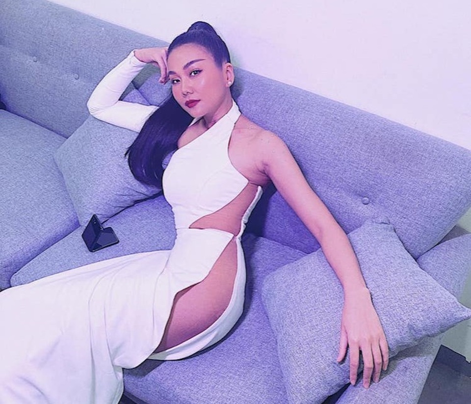 Văn Mai Hương bất ngờ khoe eo thon, ngực đầy - 4 Văn Mai Hương bất ngờ khoe eo thon, ngực đầy - 4