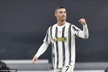 C.Ronaldo tỏa sáng rực rỡ, Juventus đại thắng tưng bừng