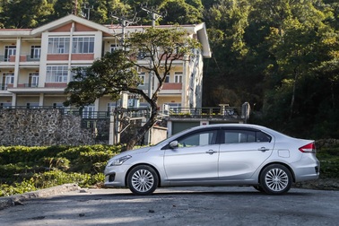 Suzuki Ciaz - Chiếc sedan đô thị đích thực