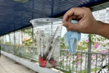 Người dân TPHCM bất an khi đi qua cầu bộ hành đầy kim tiêm