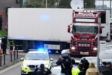Vụ 39 thi thể trong xe tải ở Anh: Cảnh sát bắt thêm 2 đối tượng