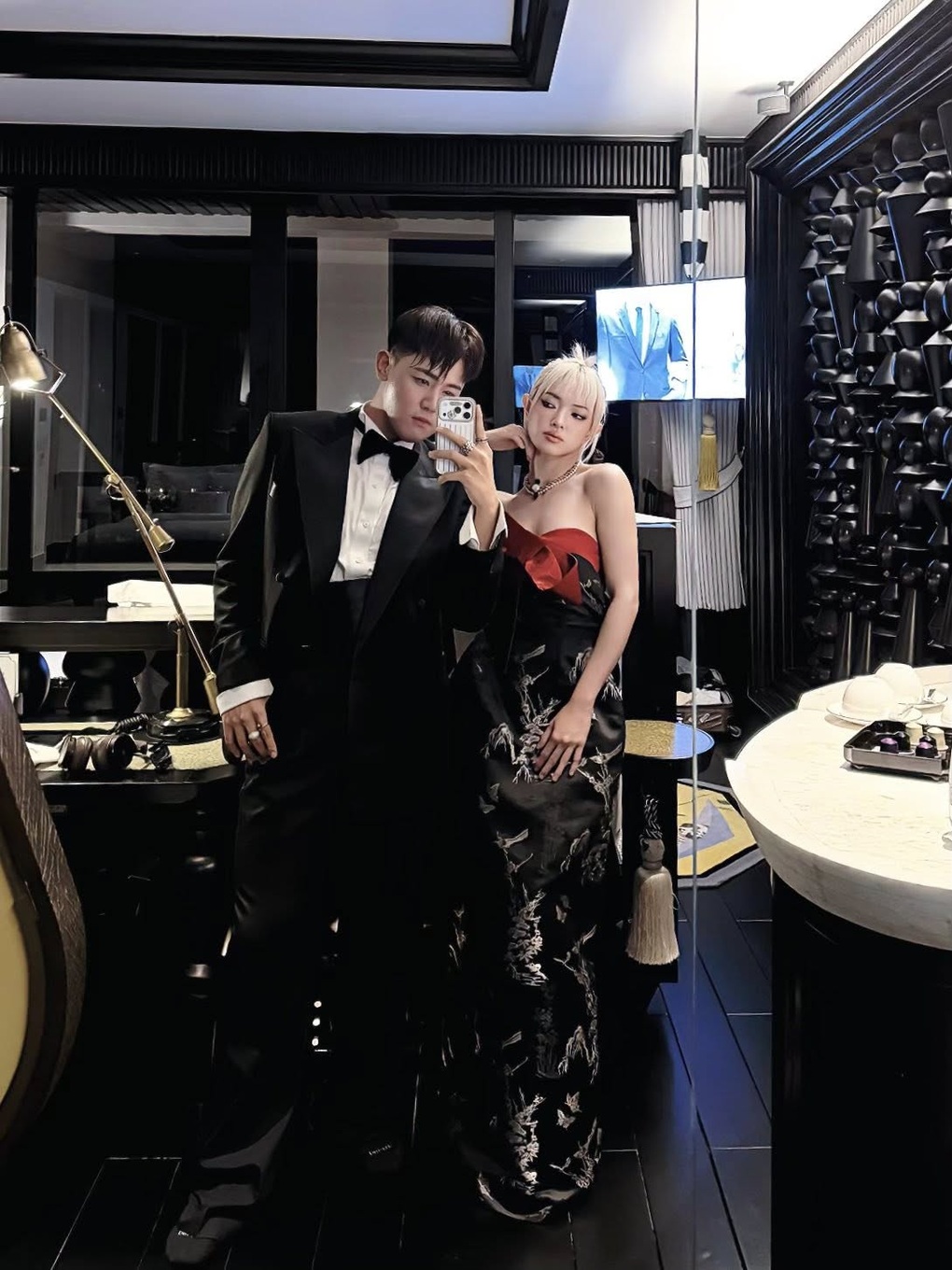 Con gái tỷ phú Johnathan Hạnh Nguyễn ghi điểm vì sự chu đáo với mẹ chồng - 3 Con gái tỷ phú Johnathan Hạnh Nguyễn ghi điểm vì sự chu đáo với mẹ chồng - 3